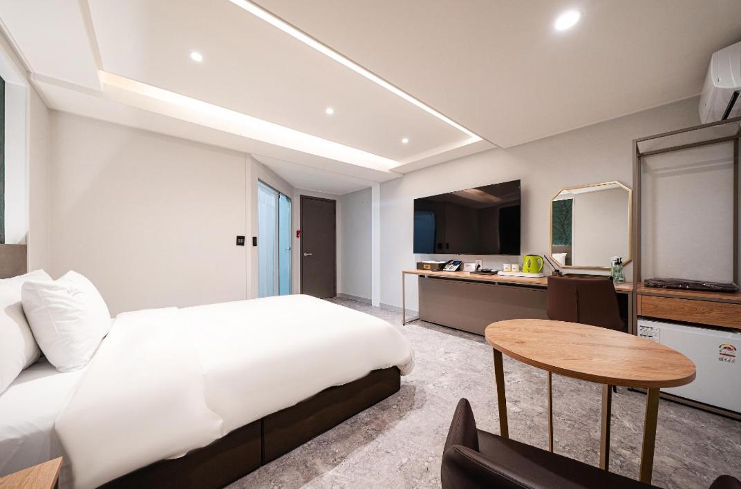 Regency Hotel Соннам Экстерьер фото