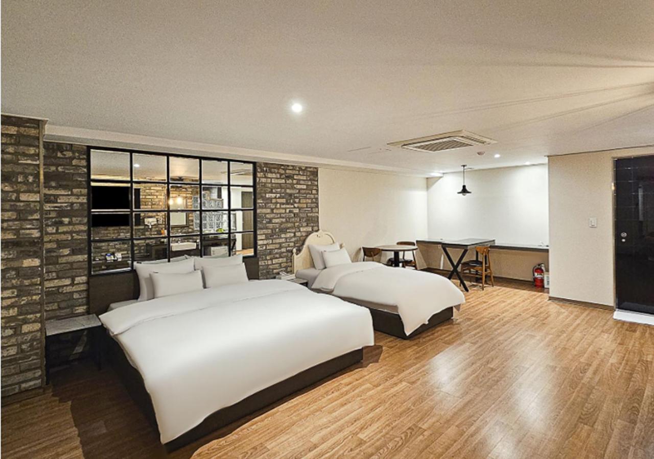Regency Hotel Соннам Экстерьер фото